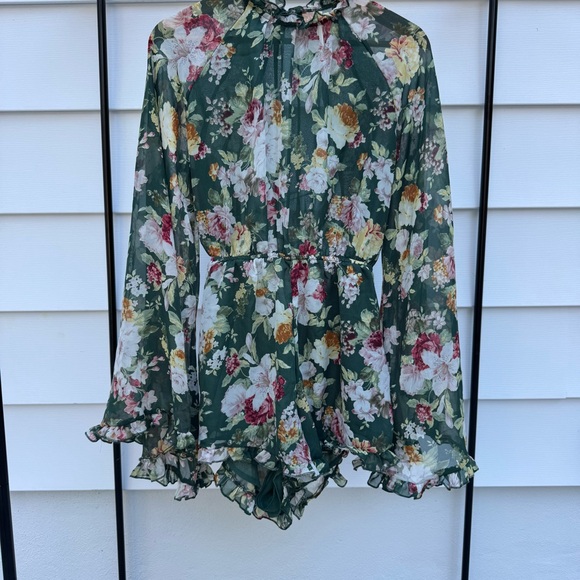 Backless romper size small - Picture 8 of 8